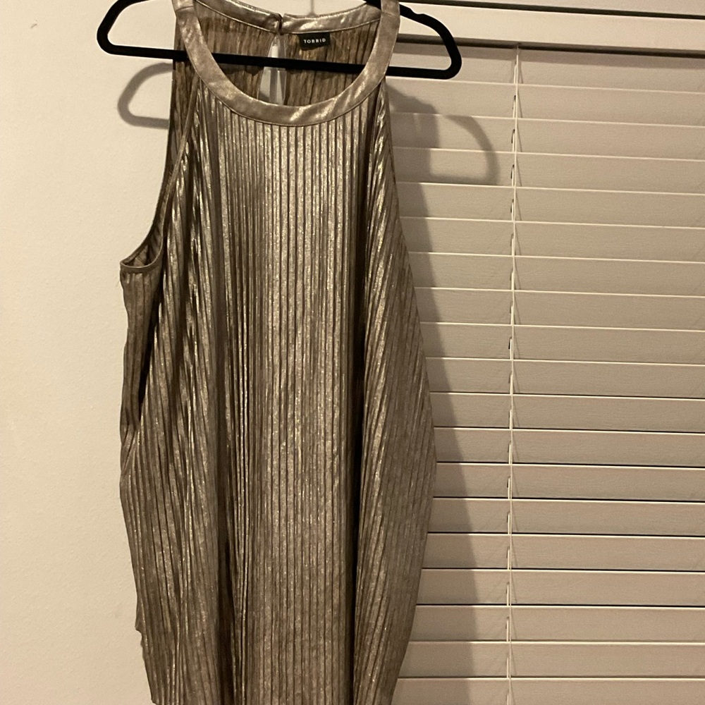 Metallic Pleated Halter Tank Top - Metallic pewter